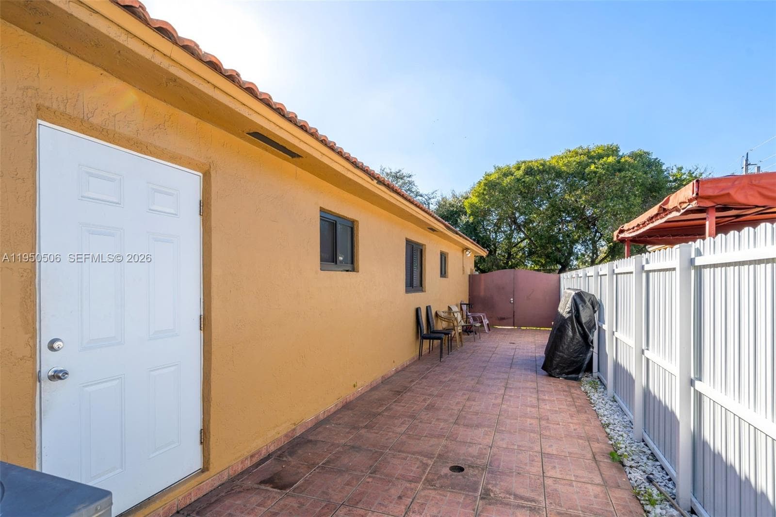 7579 W 31st Ave, Hialeah FL 33018 — 21