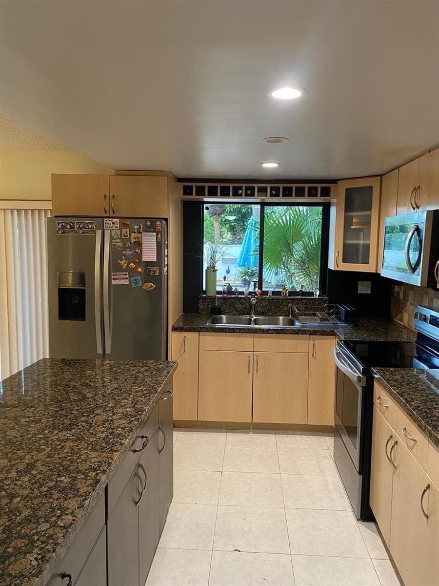 2645 NE 164th Street # 36, North Miami Beach FL 33160 — 3
