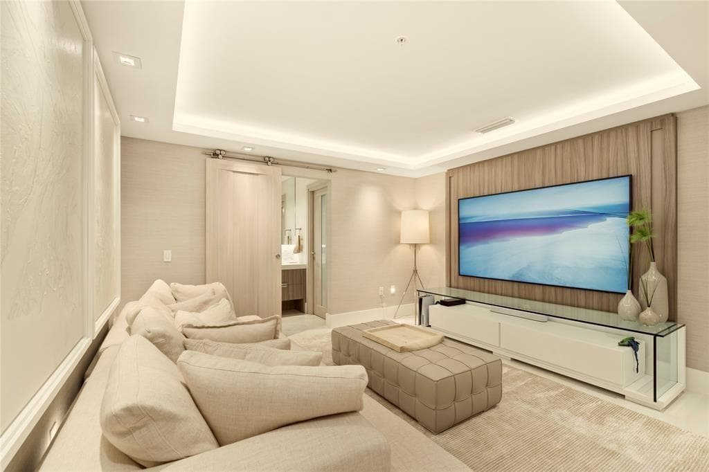 17301 Biscayne Boulevard # 7, Aventura FL 33160 — 22