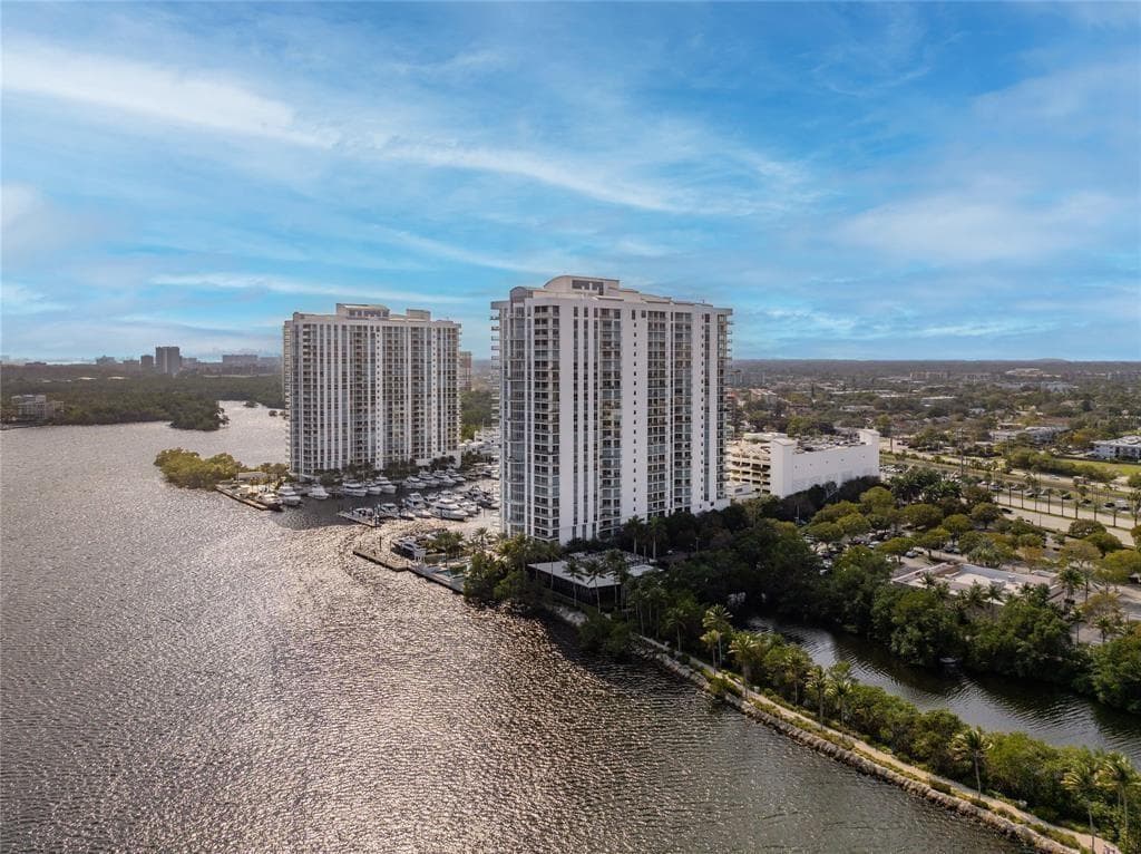 17301 Biscayne Boulevard # 7, Aventura FL 33160 — 35