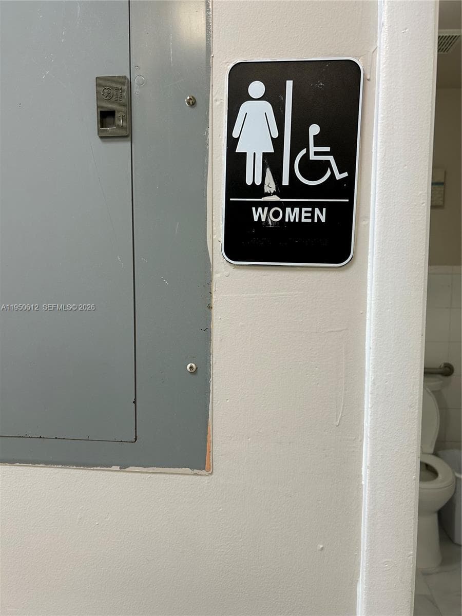 Hialeah, FL — 12