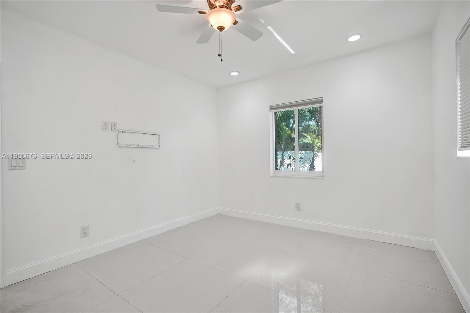 1995 N Hibiscus Dr, North Miami FL 33181 — 23
