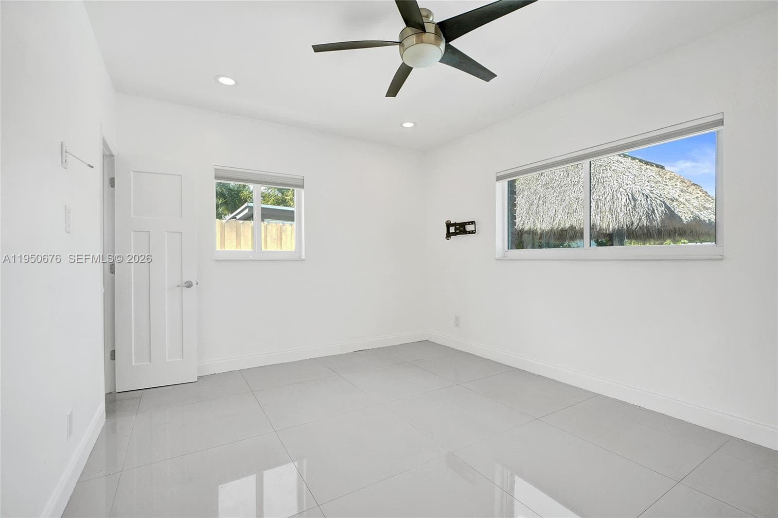 1995 N Hibiscus Dr, North Miami FL 33181 — 28