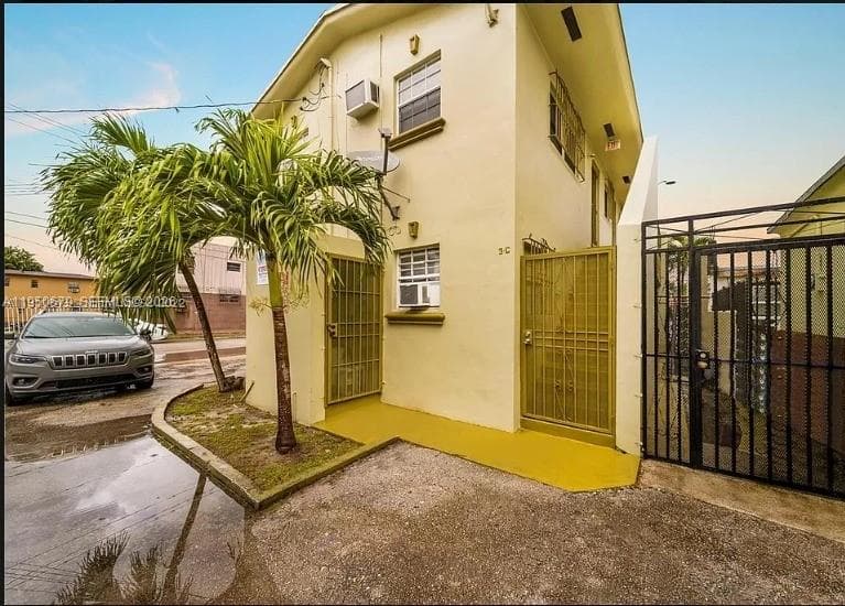 1500 NW 69th Ter, Miami FL 33147 — 4