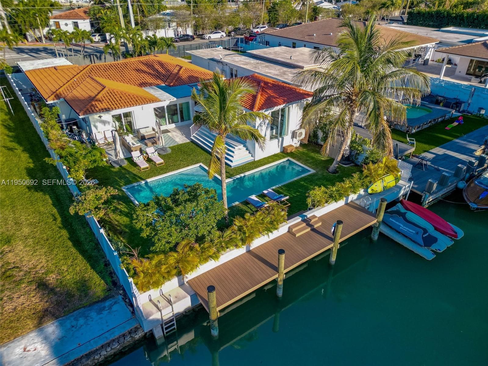 7770 Hawthorne Ave, Miami Beach FL 33141 — 2