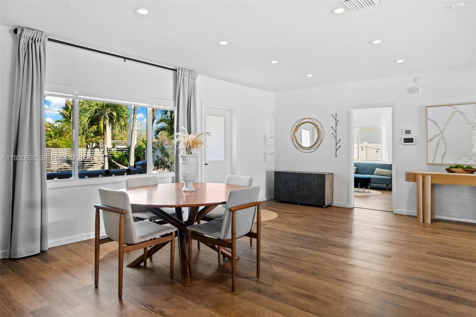 7770 Hawthorne Ave, Miami Beach FL 33141 — 6