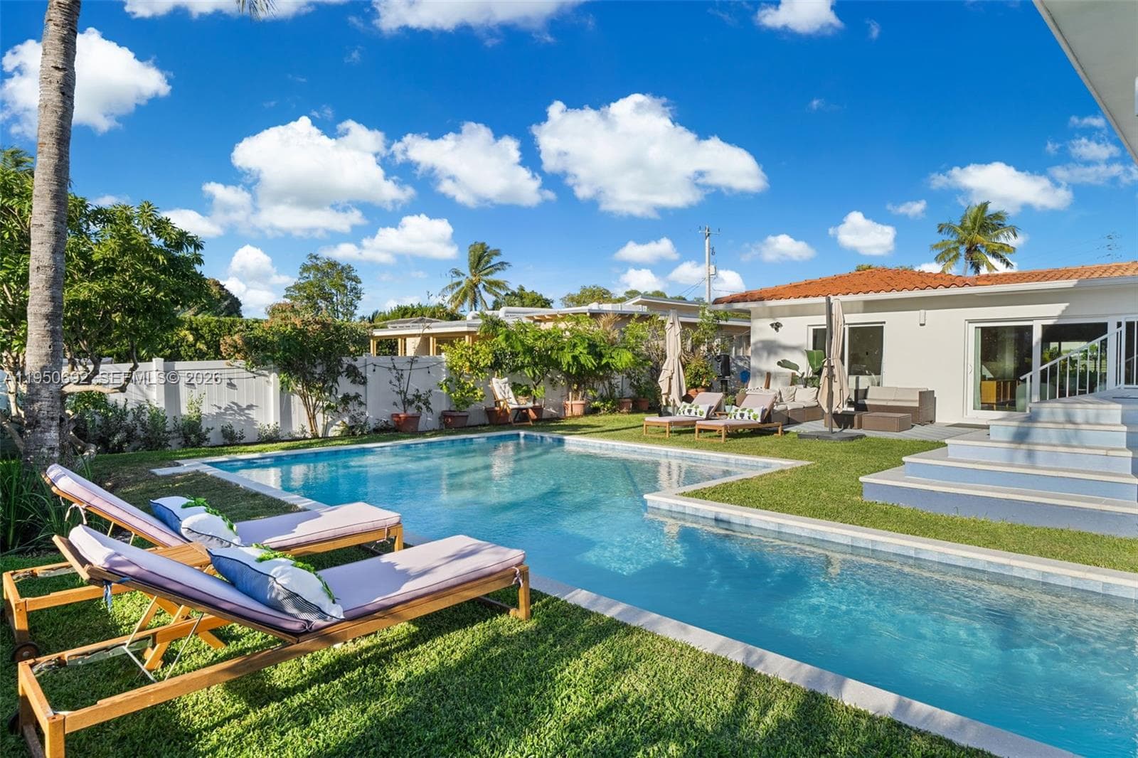 7770 Hawthorne Ave, Miami Beach FL 33141 — 22
