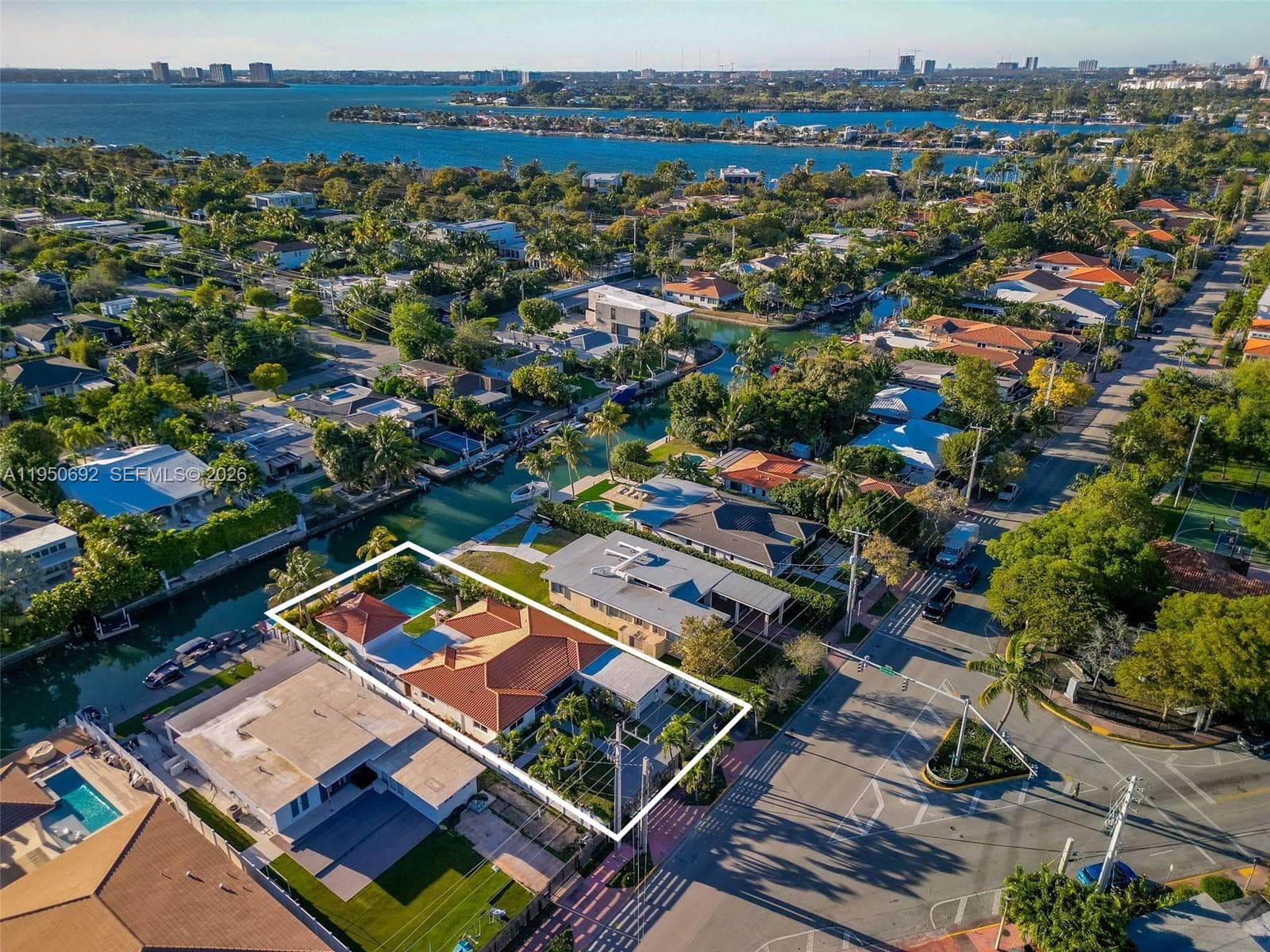7770 Hawthorne Ave, Miami Beach FL 33141 — 1