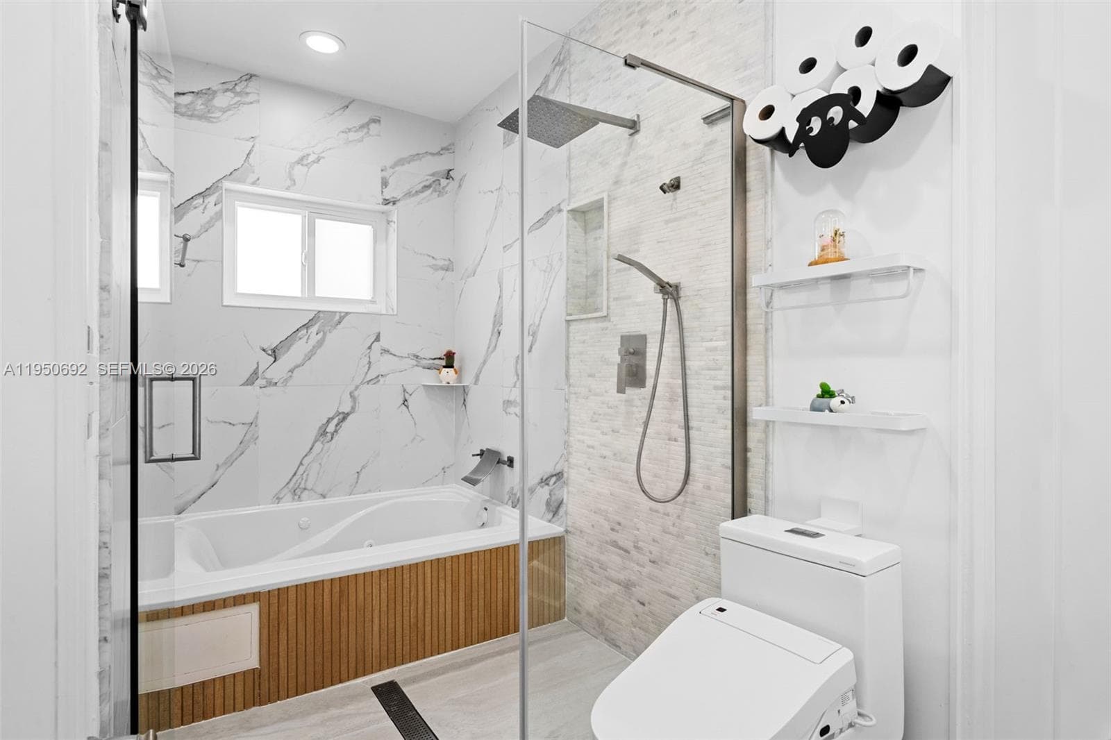 7770 Hawthorne Ave, Miami Beach FL 33141 — 11