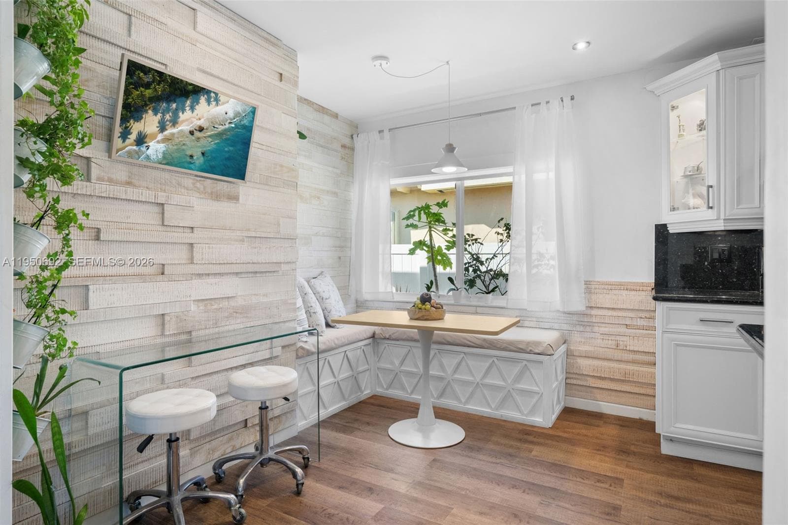 7770 Hawthorne Ave, Miami Beach FL 33141 — 8