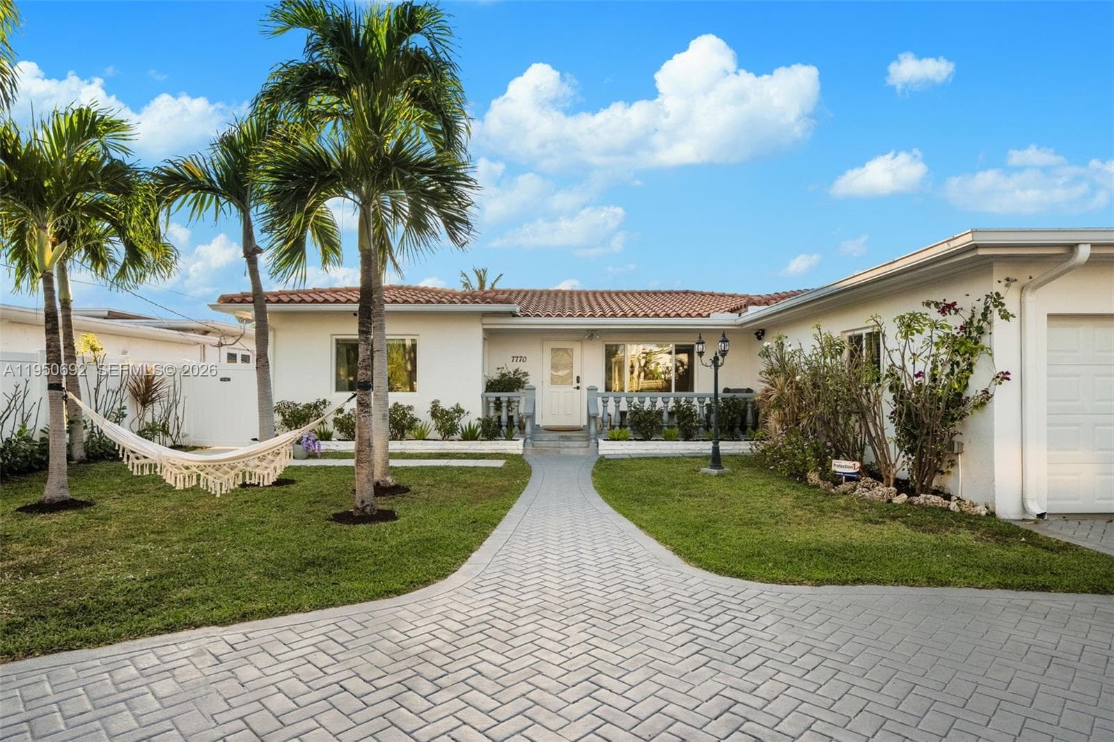 7770 Hawthorne Ave, Miami Beach FL 33141 — 25