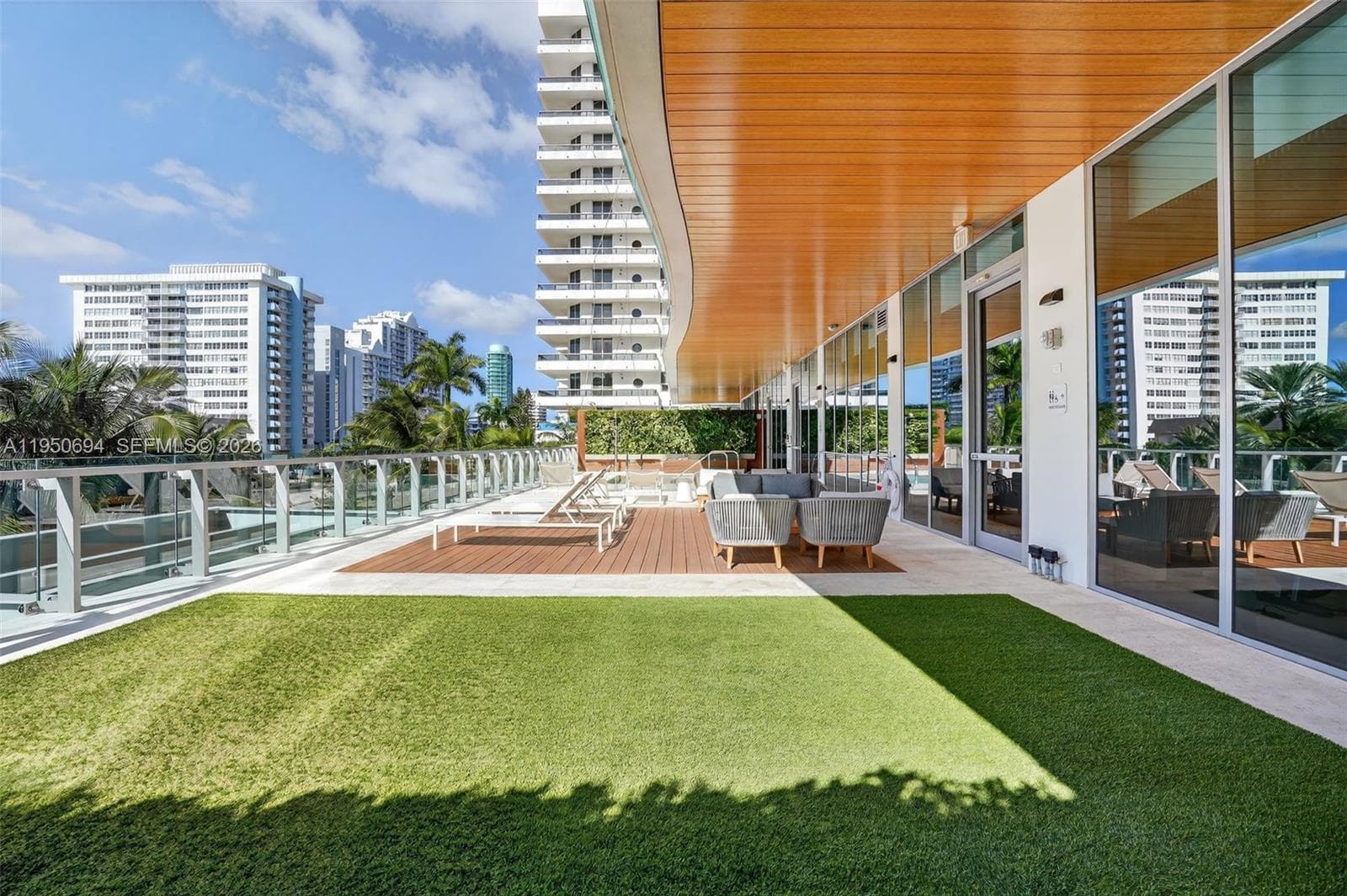 5775 Collins Ave # 405, Miami Beach FL 33140 — 32