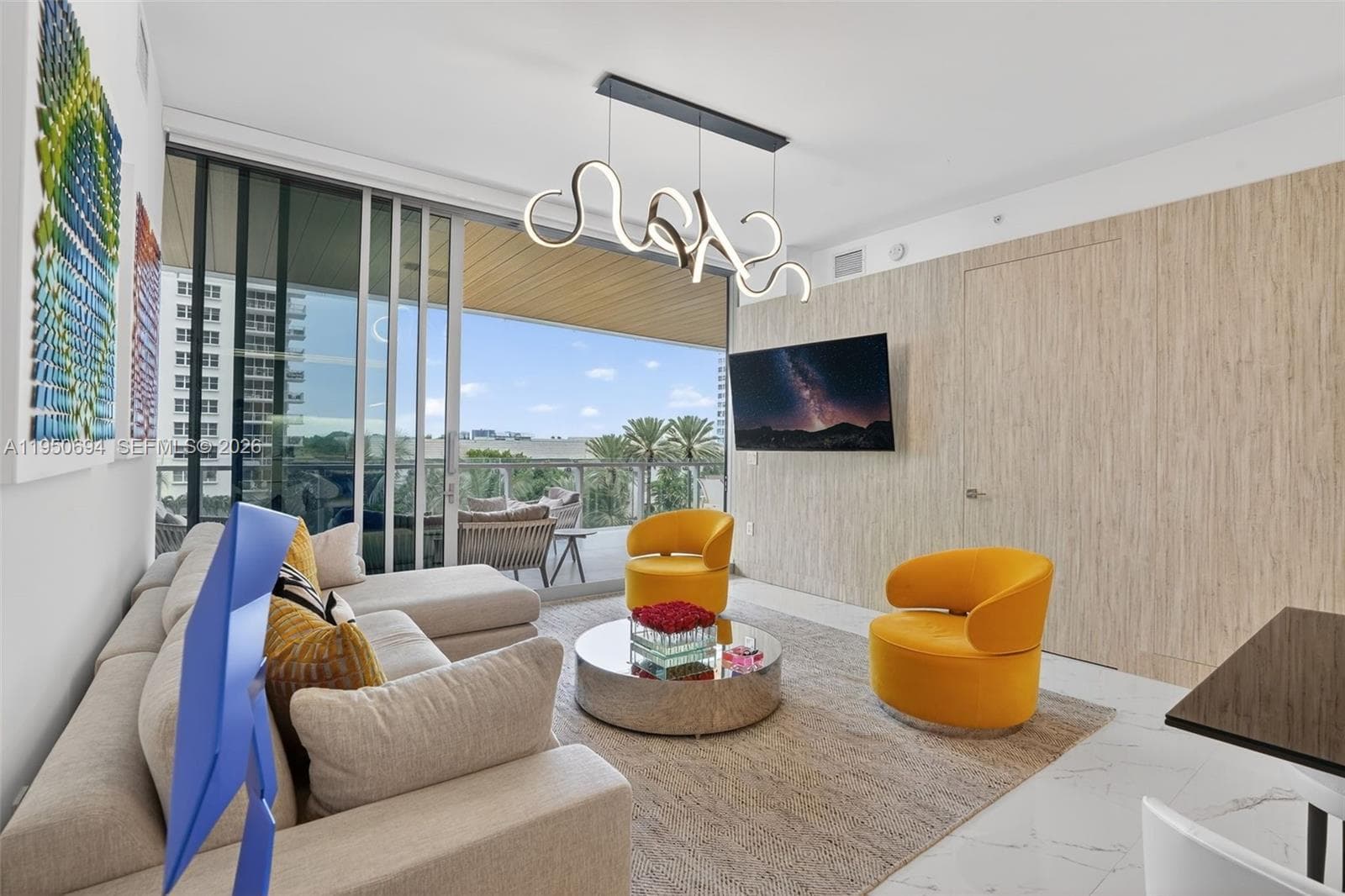 5775 Collins Ave # 405, Miami Beach FL 33140 — 1