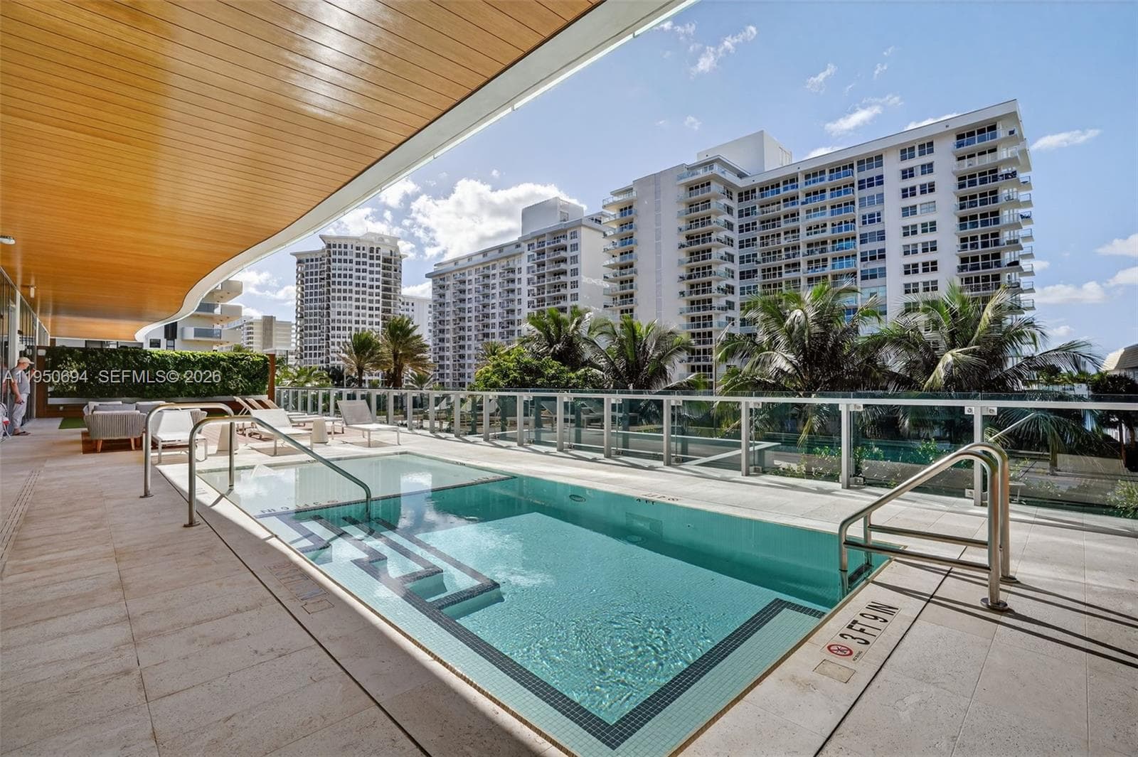 5775 Collins Ave # 405, Miami Beach FL 33140 — 33