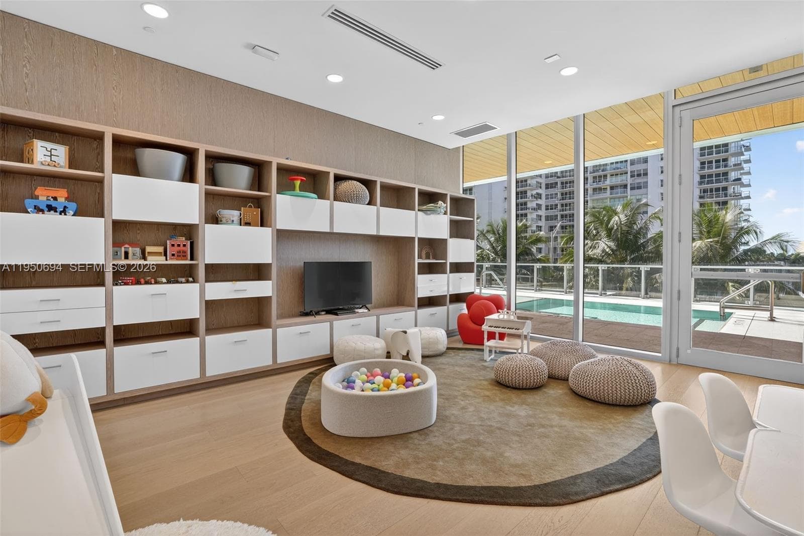 5775 Collins Ave # 405, Miami Beach FL 33140 — 37