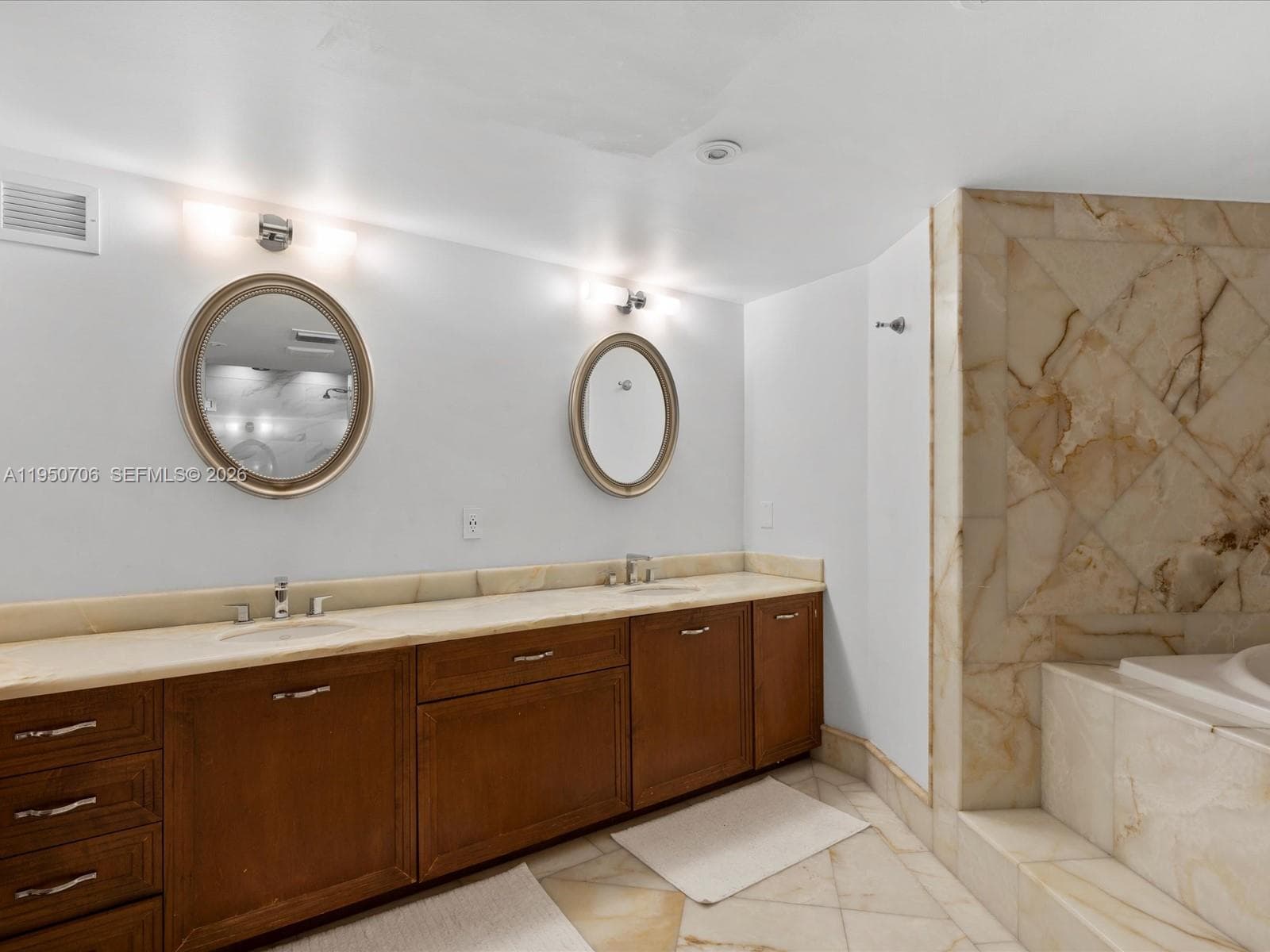 5660 Collins Ave # 18A, Miami Beach FL 33140 — 39