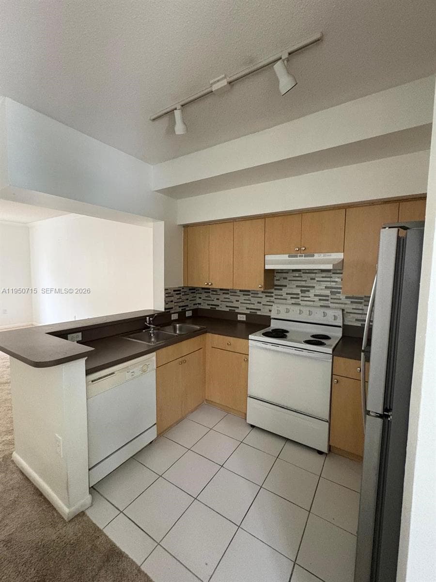 2931 NE 185th St # 1101, Aventura FL 33180 — 8
