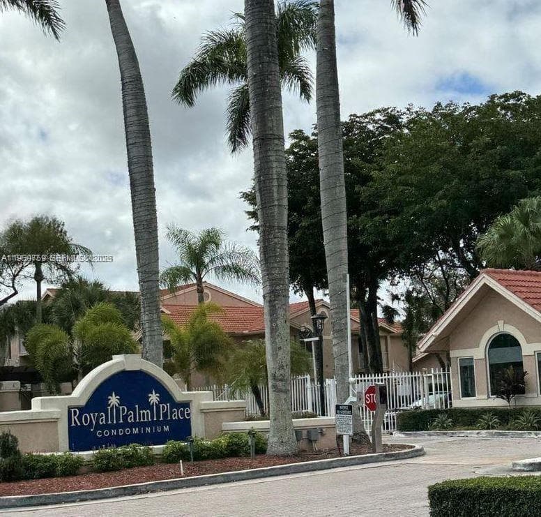Royal Palm Place, Miami, FL — 2