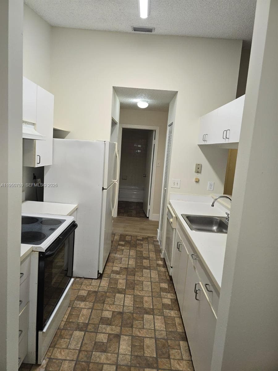 Royal Palm Place, Miami, FL — 10