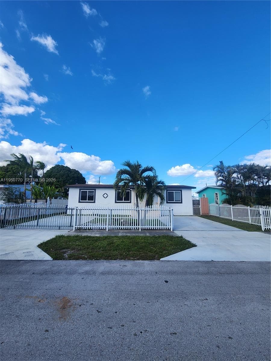 4221 NW 169th Ter, Miami Gardens FL 33055 — 5