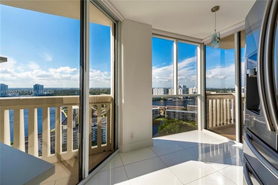 1000 W Island Blvd # 2410, Aventura FL 33160 — 15