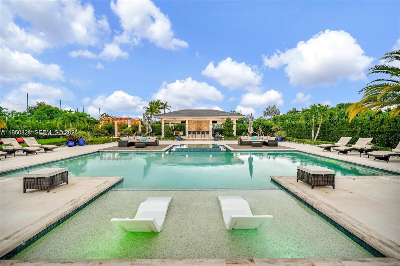 433 NW 127th Ave, Miami FL 33182 — 20