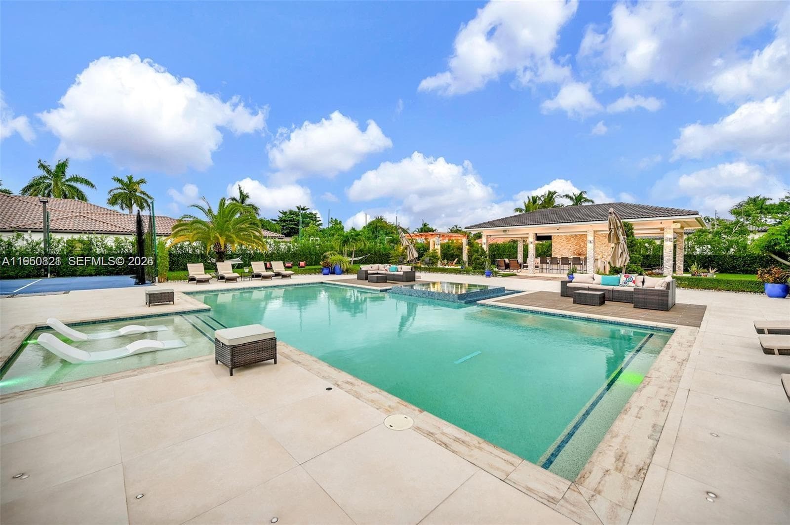 433 NW 127th Ave, Miami FL 33182 — 21