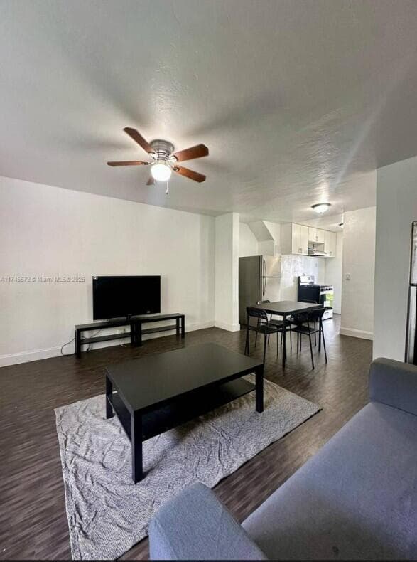 7035 Rue Granville, Miami Beach FL 33141 — 7
