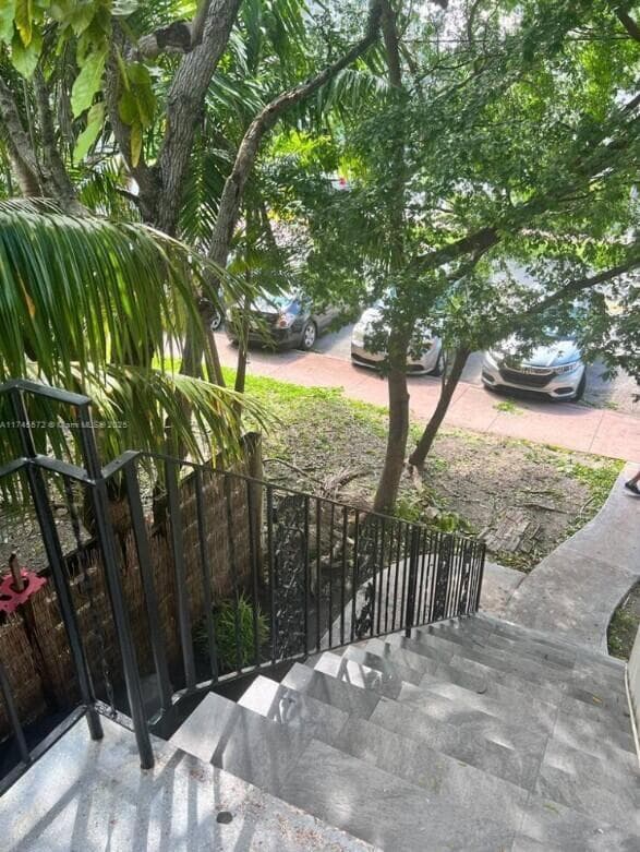 7035 Rue Granville, Miami Beach FL 33141 — 3