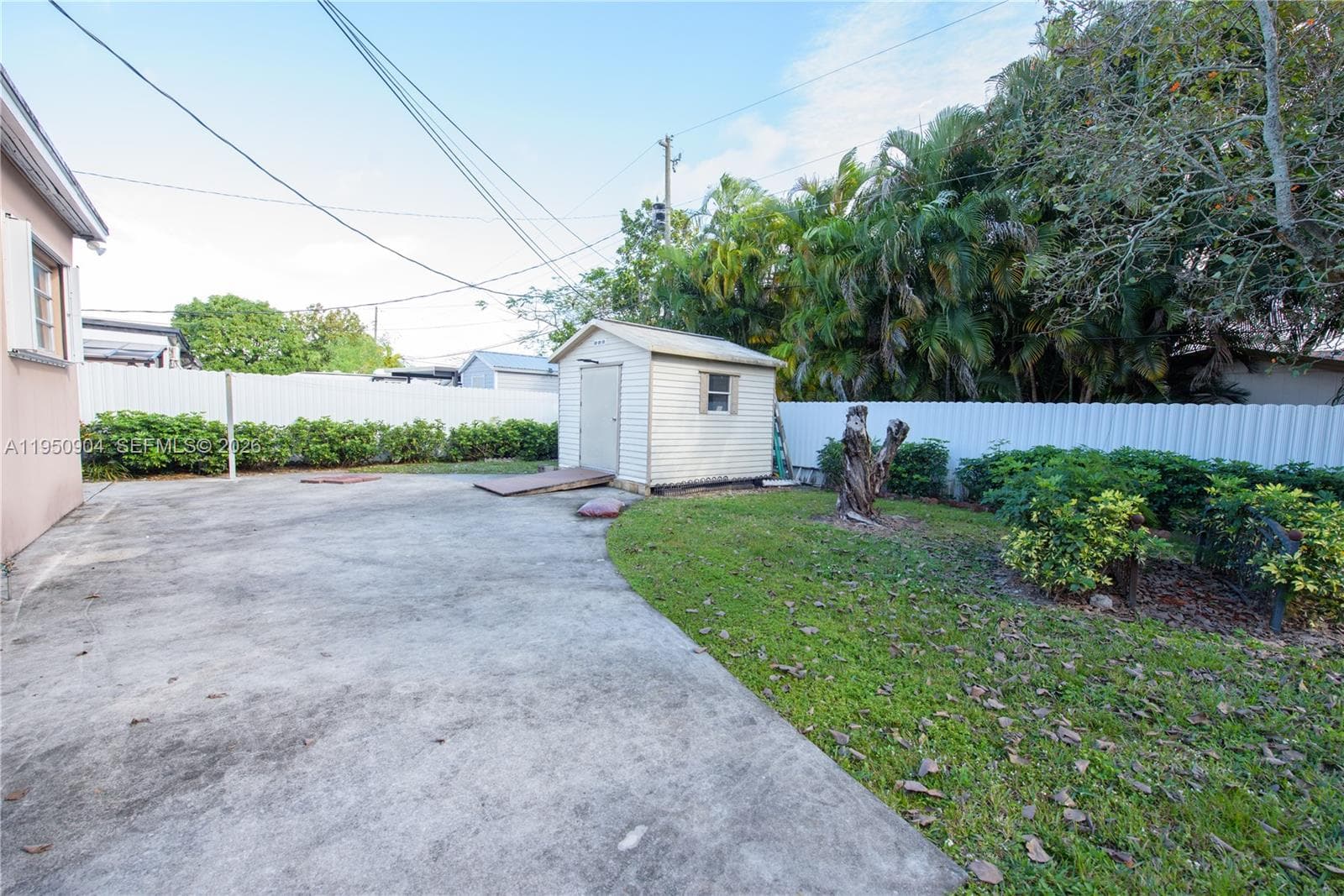 5431 W 2nd Ave, Hialeah FL 33012 — 17