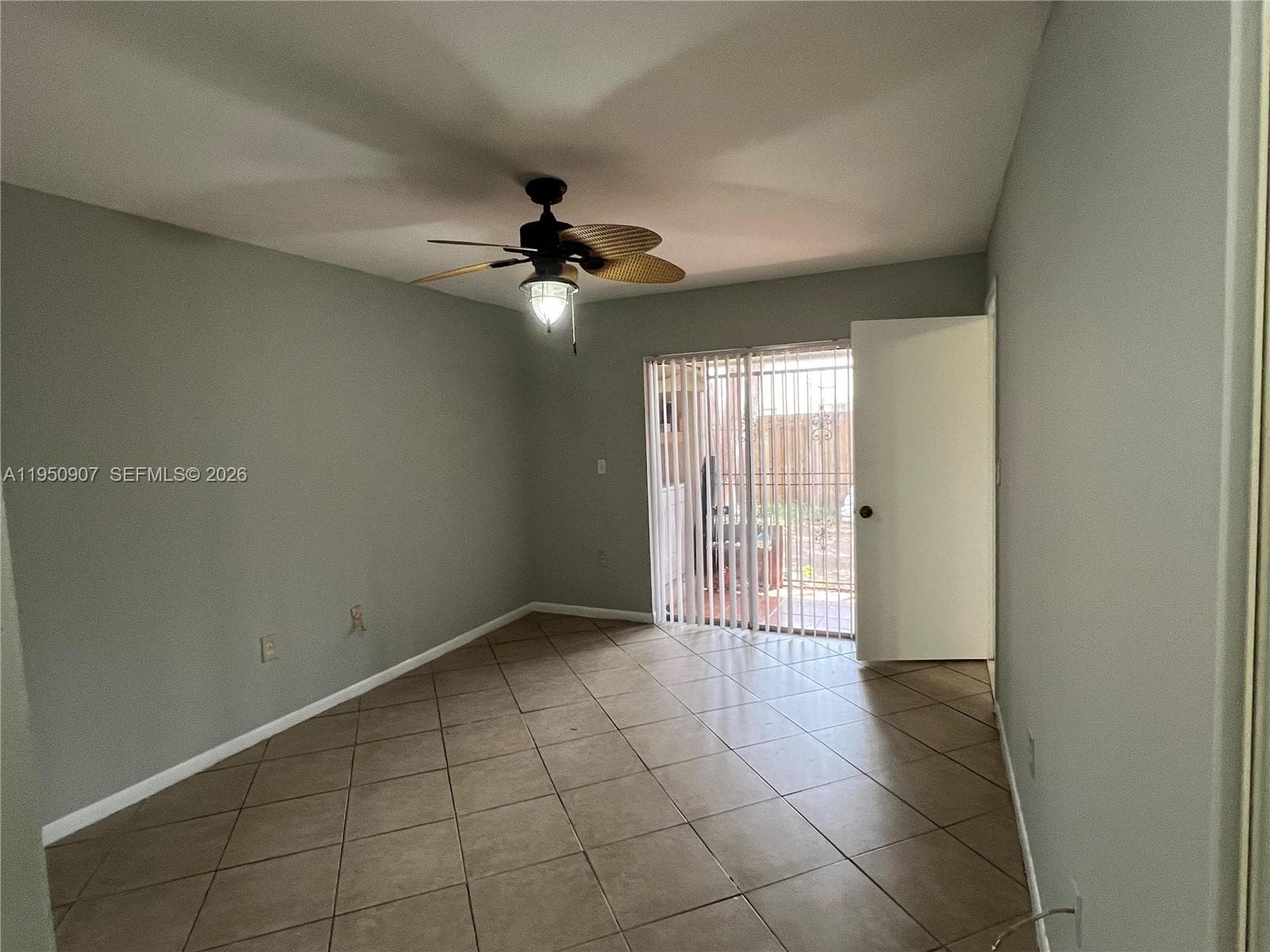 809 NE 214th Ln # 2, Miami FL 33179 — 16