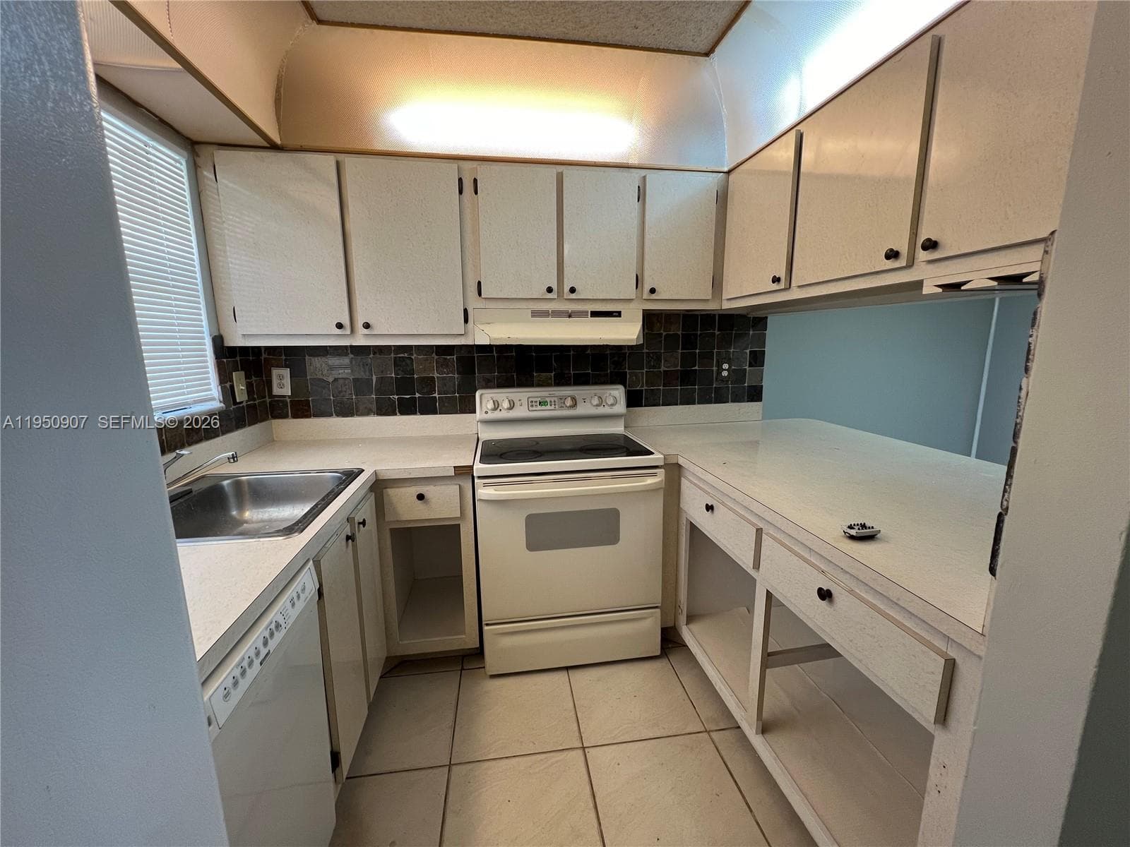 809 NE 214th Ln # 2, Miami FL 33179 — 3