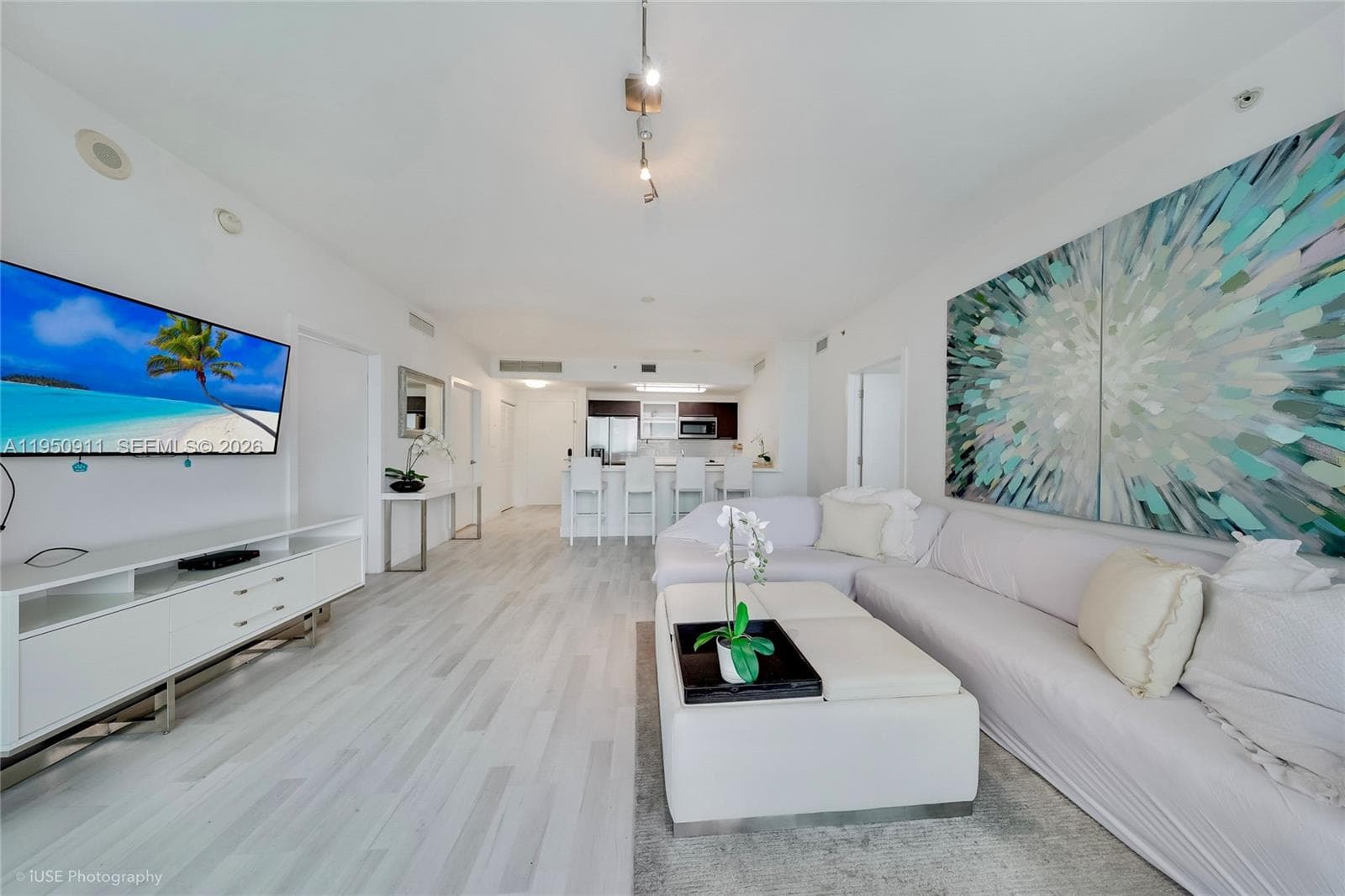 90 SW 3rd St # 3109, Miami FL 33130 — 10