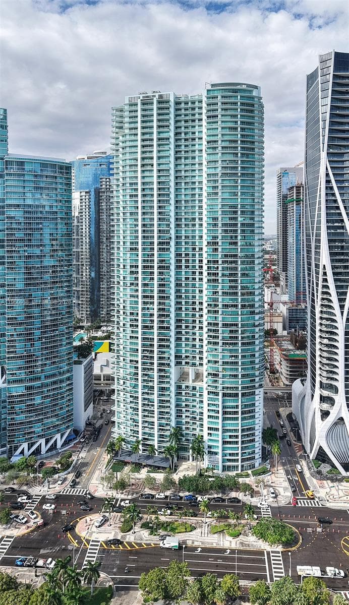 900 BISCAYNE BLVD # 909, Miami FL 33132 — 2