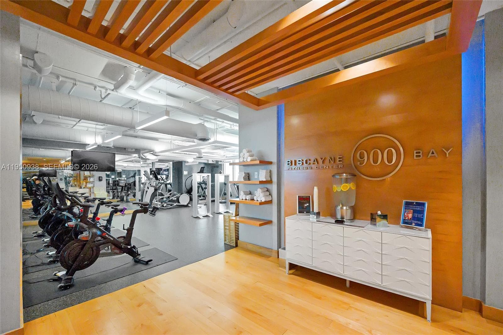 900 BISCAYNE BLVD # 909, Miami FL 33132 — 43