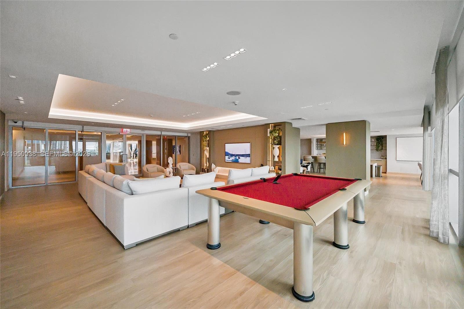 900 BISCAYNE BLVD # 909, Miami FL 33132 — 45