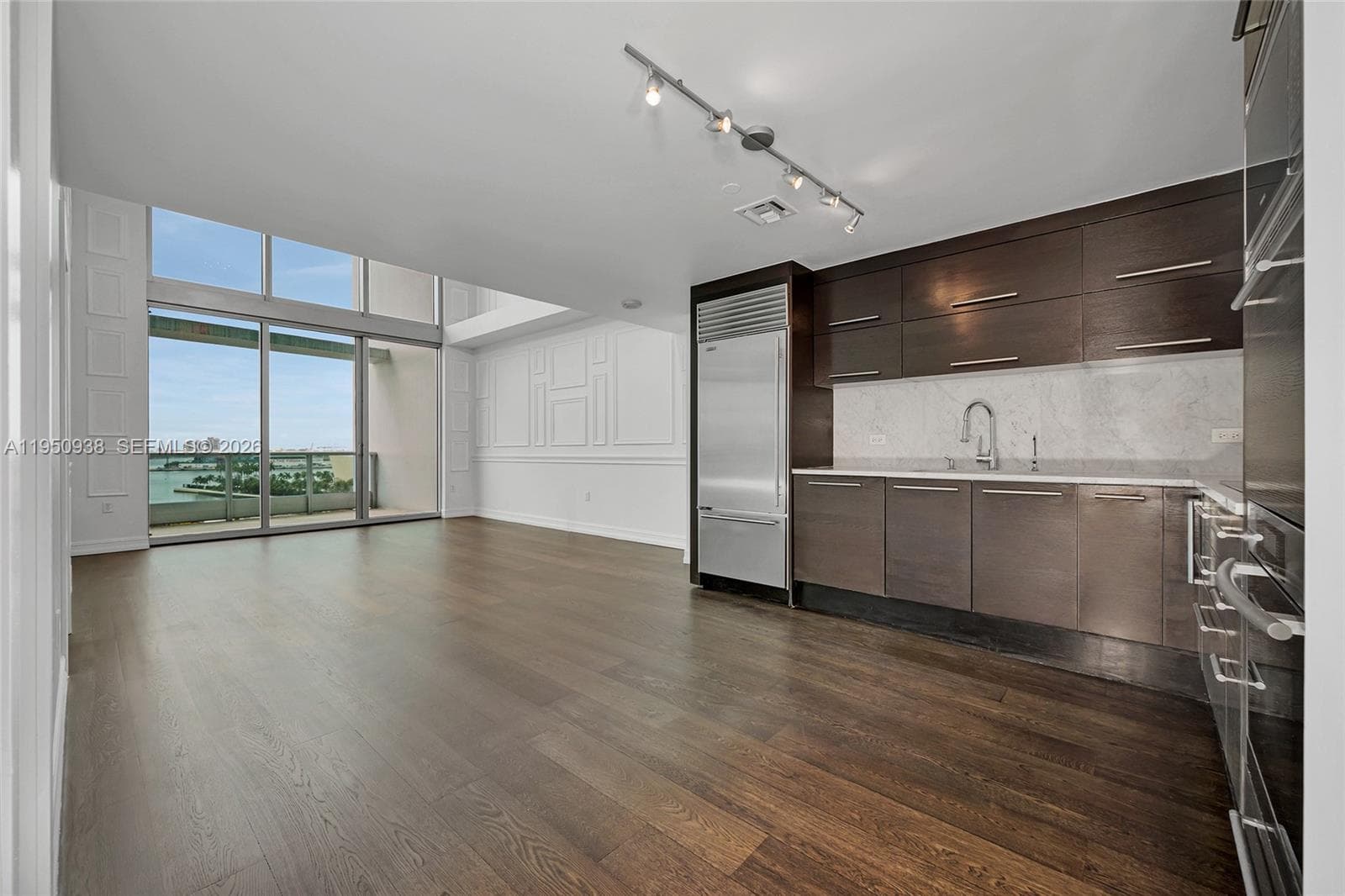 900 BISCAYNE BLVD # 909, Miami FL 33132 — 11