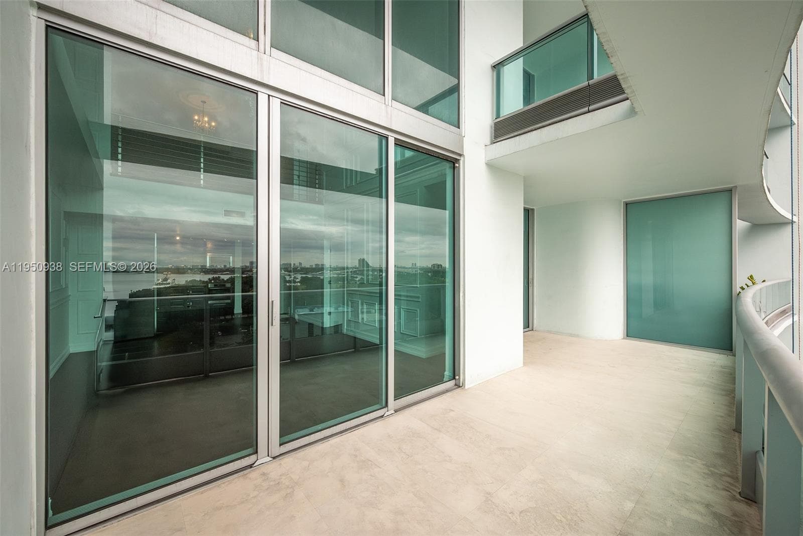 900 BISCAYNE BLVD # 909, Miami FL 33132 — 19