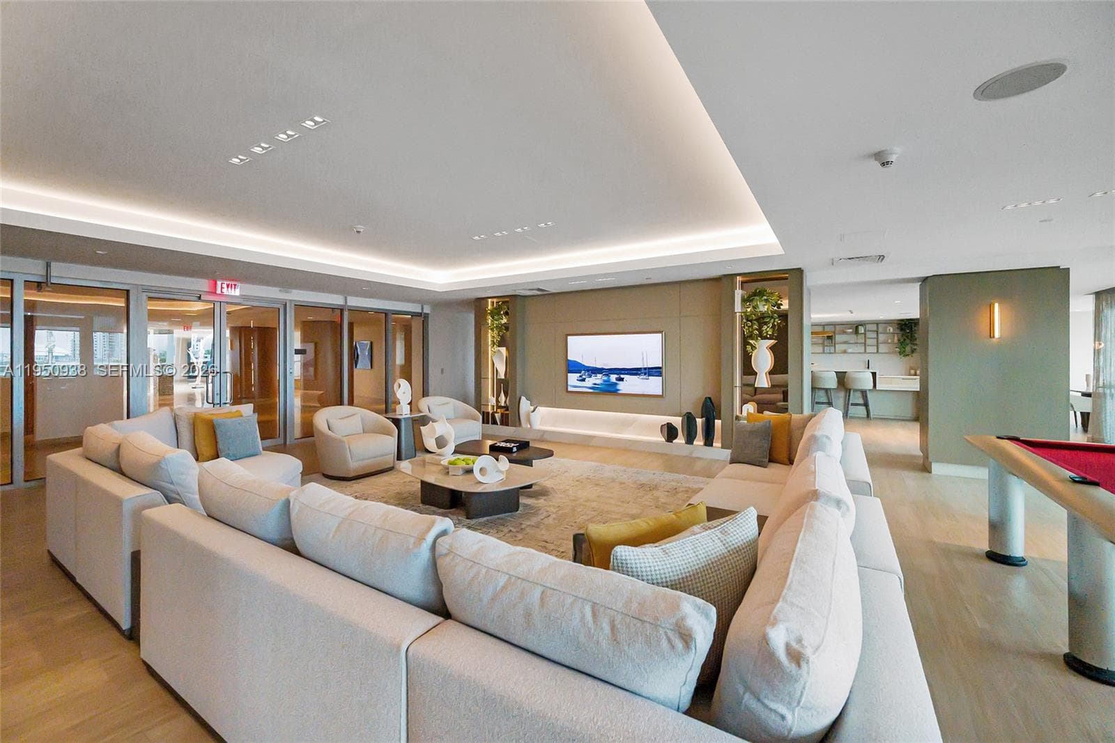 900 BISCAYNE BLVD # 909, Miami FL 33132 — 40
