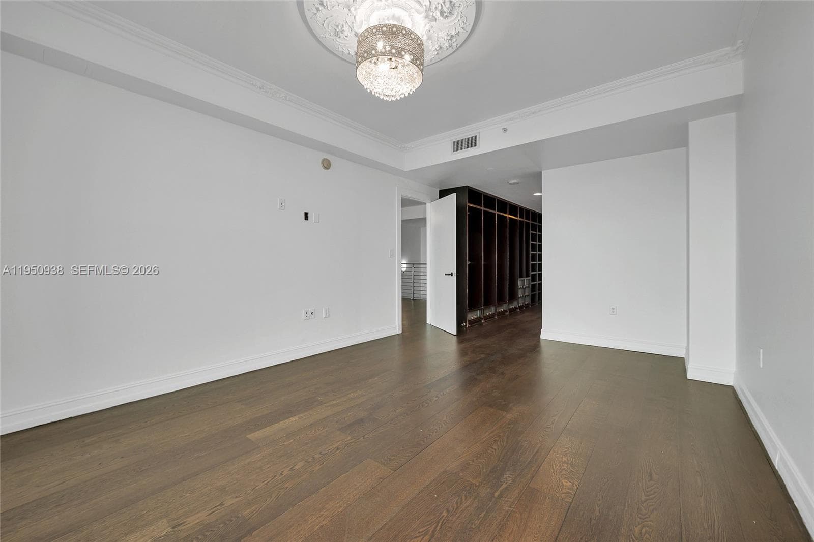 900 BISCAYNE BLVD # 909, Miami FL 33132 — 31
