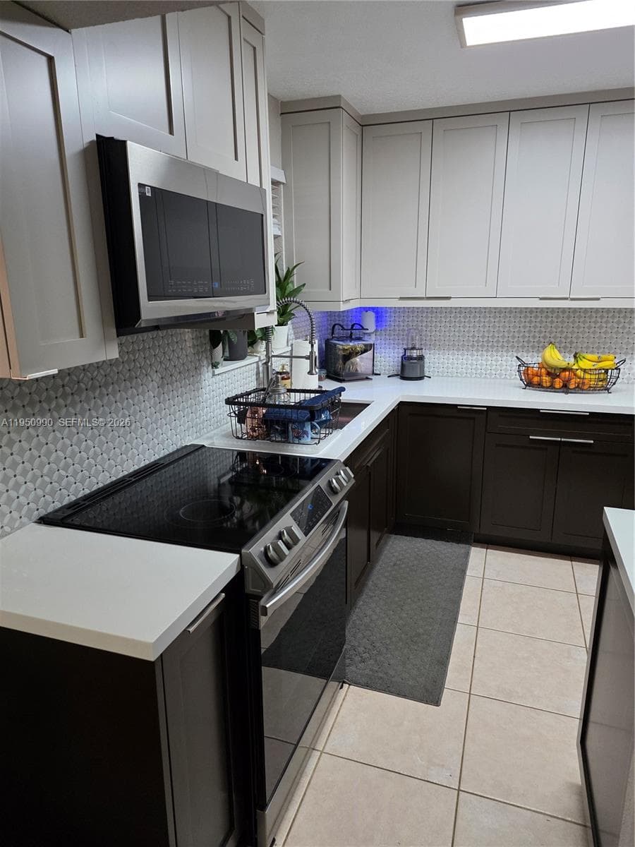 5865 W 13 Avenue, Hialeah FL 33012 — 4