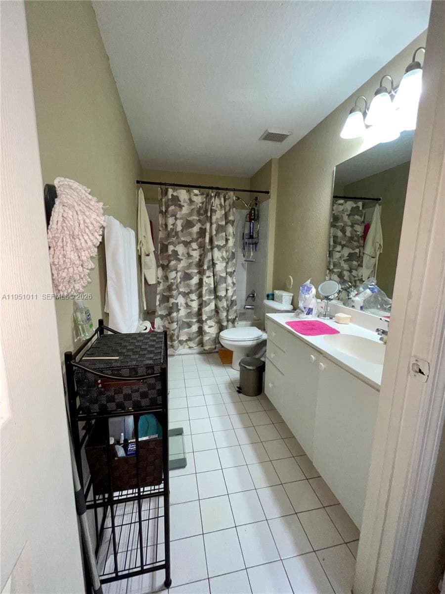 6940 NW 179th St # 7, Hialeah FL 33015 — 13