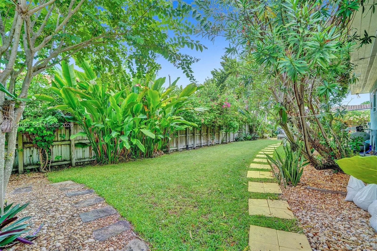7525 W Treasure Dr, North Bay Village FL 33141 — 47