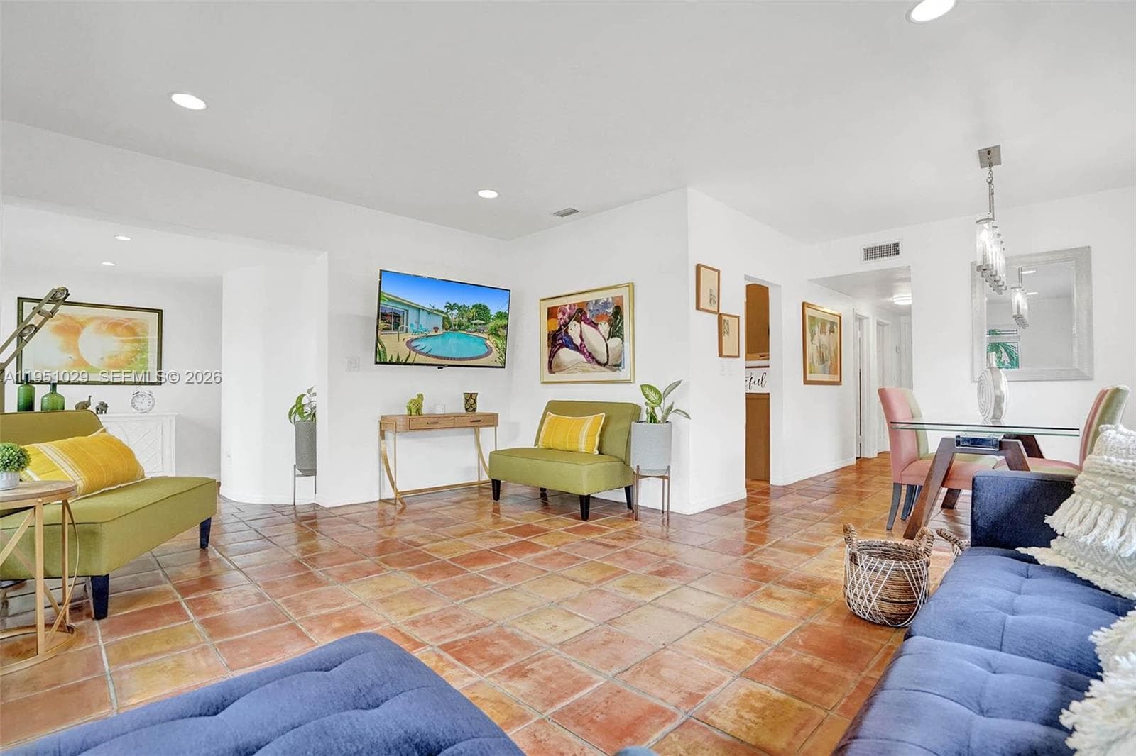 7525 W Treasure Dr, North Bay Village FL 33141 — 5