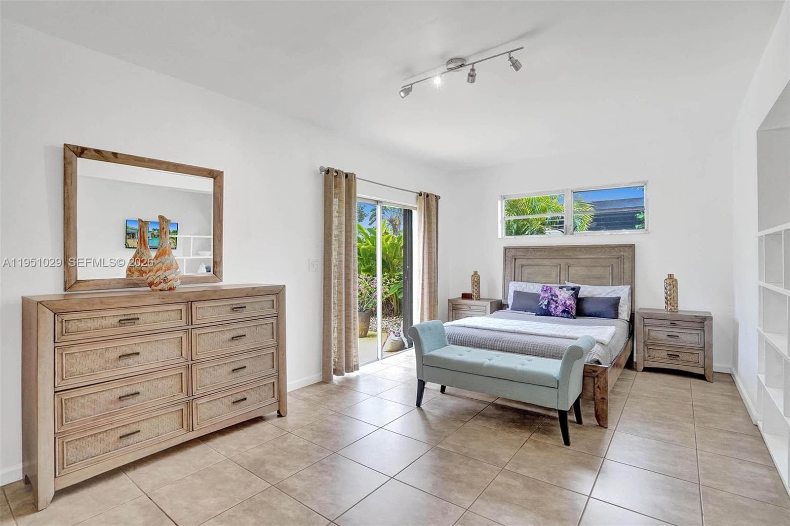 7525 W Treasure Dr, North Bay Village FL 33141 — 20