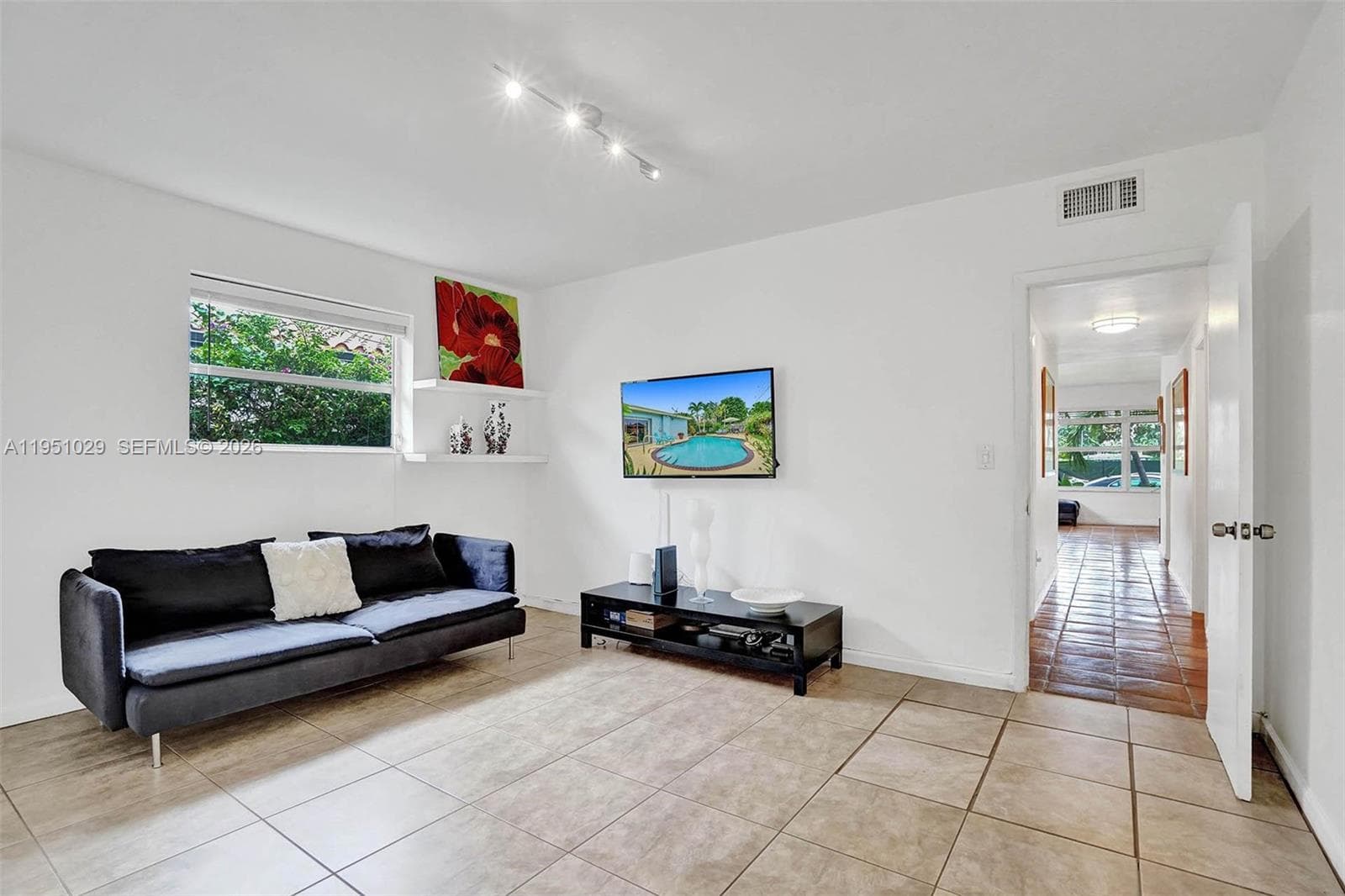 7525 W Treasure Dr, North Bay Village FL 33141 — 24