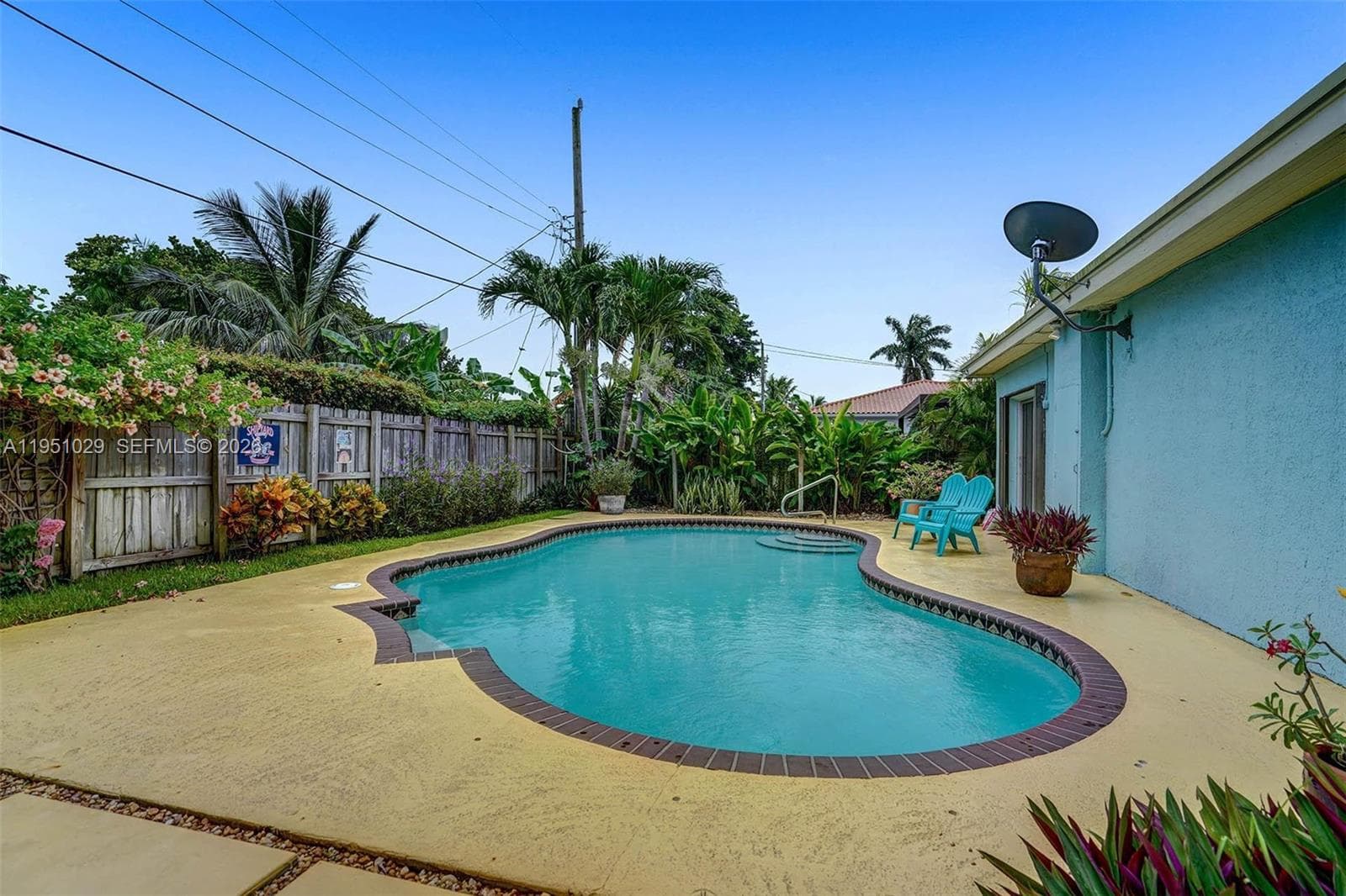 7525 W Treasure Dr, North Bay Village FL 33141 — 34