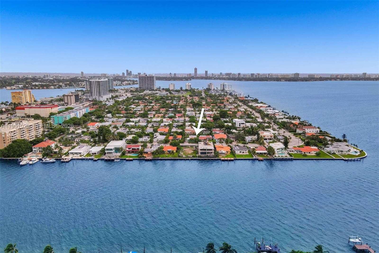7525 W Treasure Dr, North Bay Village FL 33141 — 61