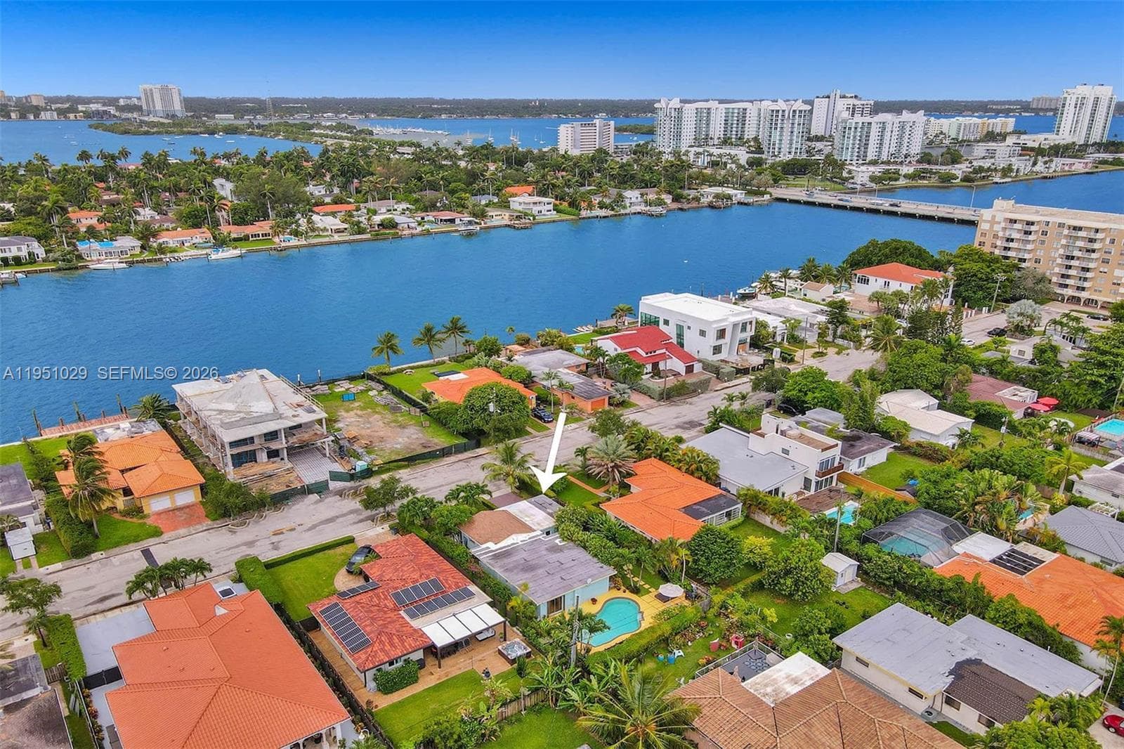 7525 W Treasure Dr, North Bay Village FL 33141 — 54