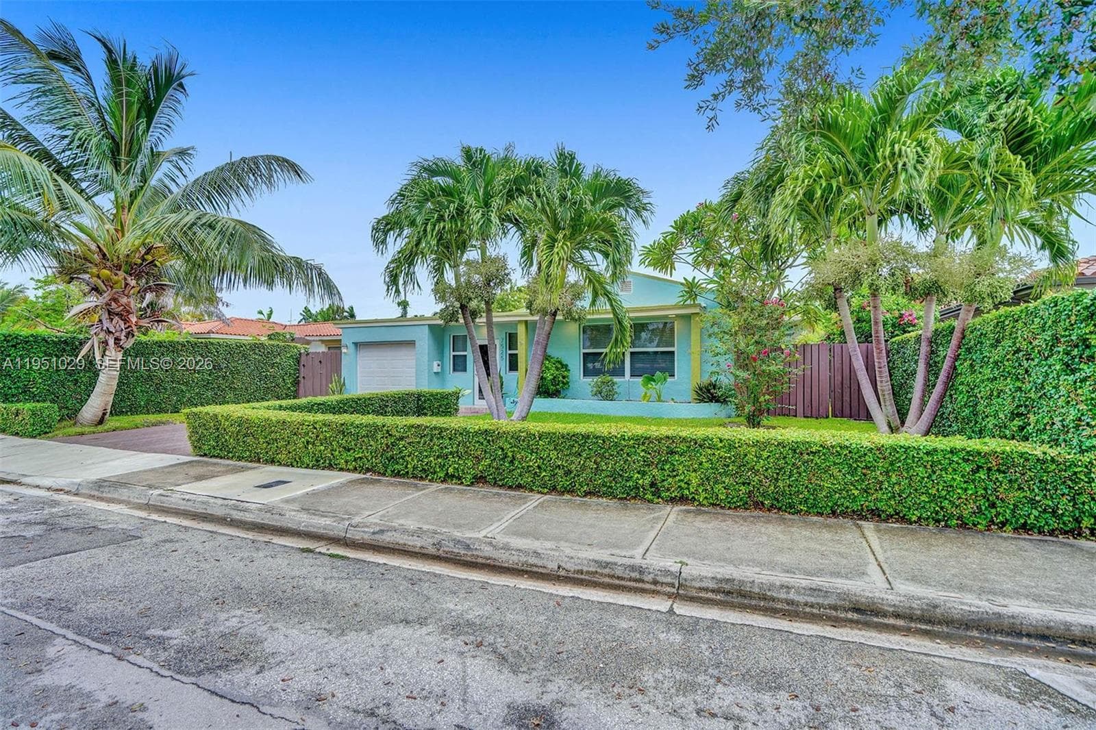 7525 W Treasure Dr, North Bay Village FL 33141 — 50